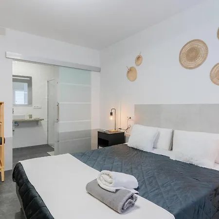 Aptuvalencia Apartman *